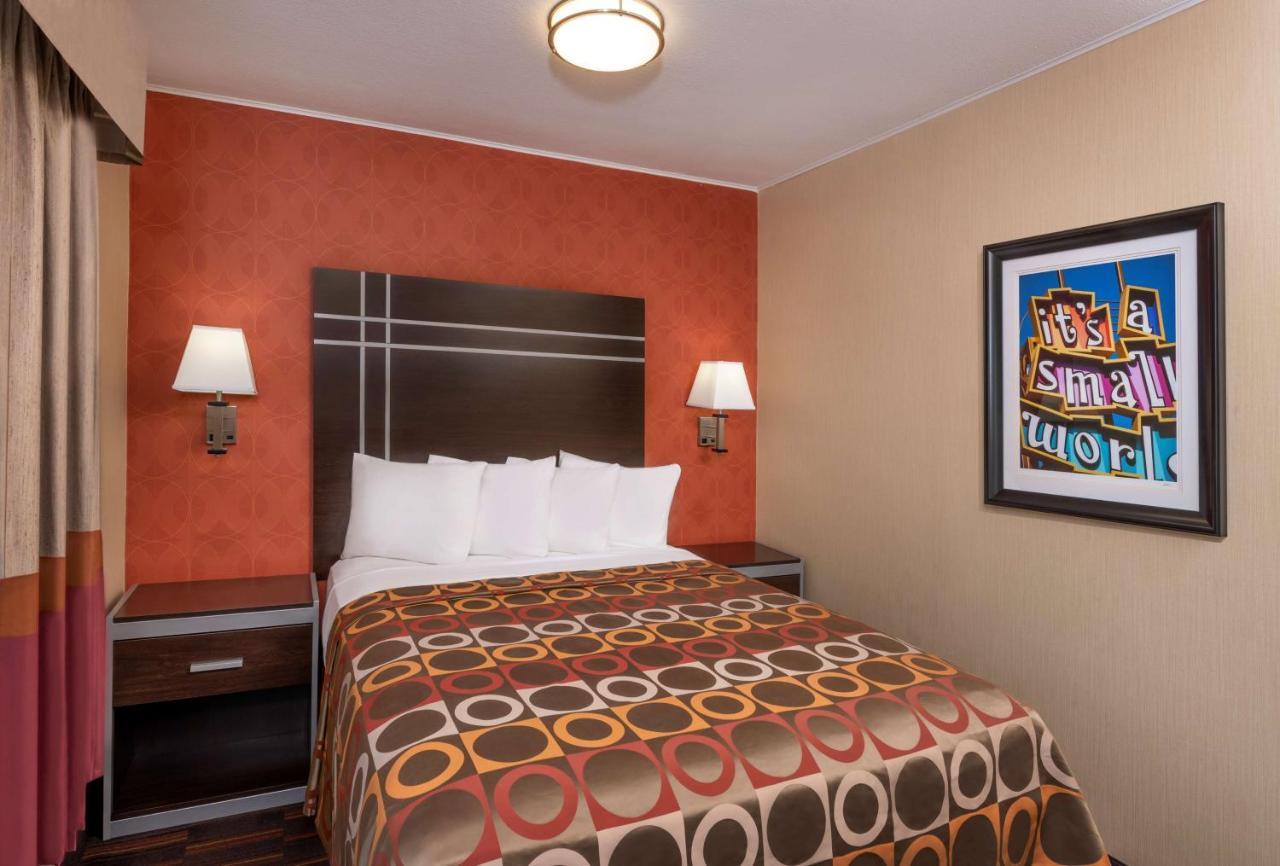 Best Western Plus Raffles Inn & Suites Anaheim Buitenkant foto