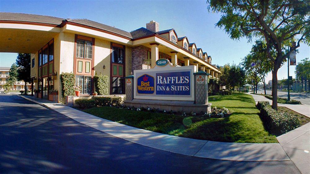 Best Western Plus Raffles Inn & Suites Anaheim Buitenkant foto